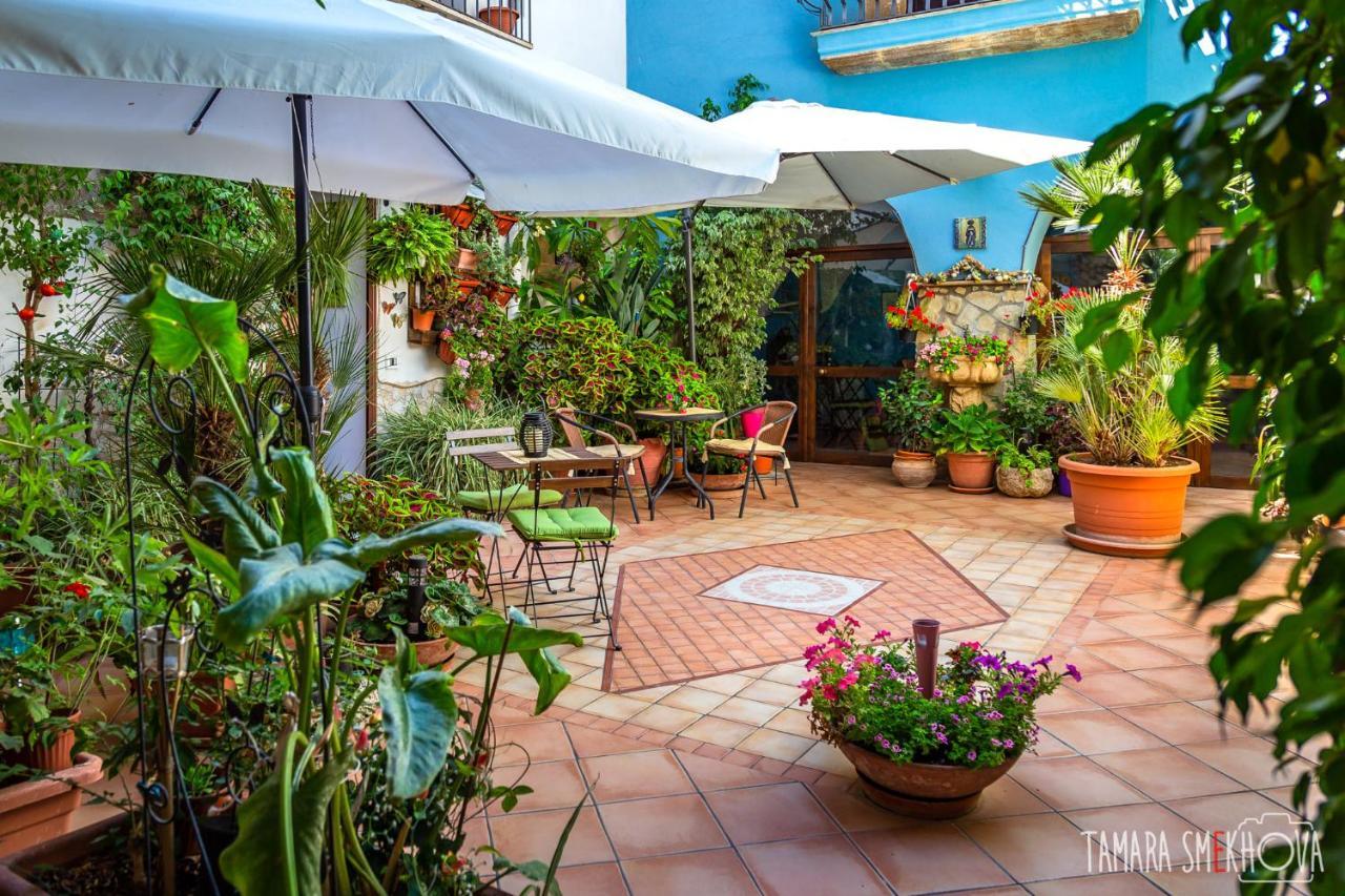 La Finestra Sul Cortile B&B Шака Екстериор снимка